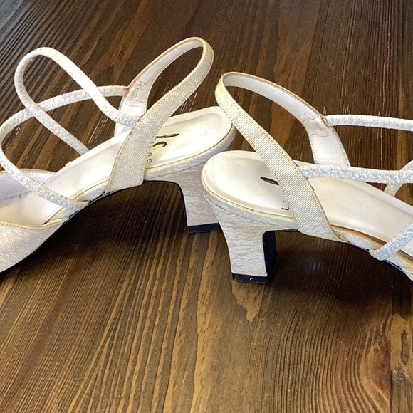 FINAL SALE PRICE Like New Life Stride Linen Look Sling Back Shoes - Picture 3 of 4